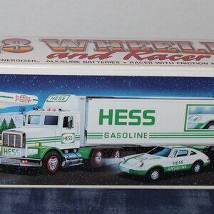 NEW Hess Truck 19 Wheeler & Racer 1992